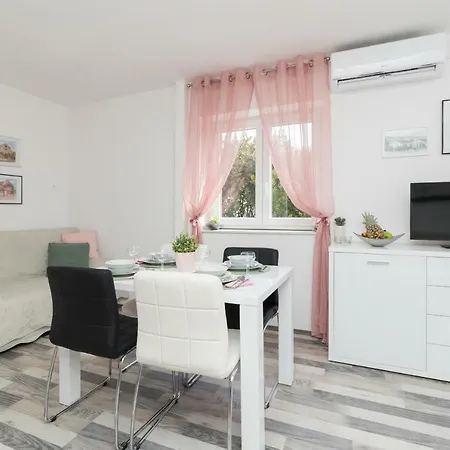 Apartment Roko *
